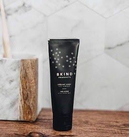 Purifying Activated Charcoal Face Scrub by BKIND من truth beauty