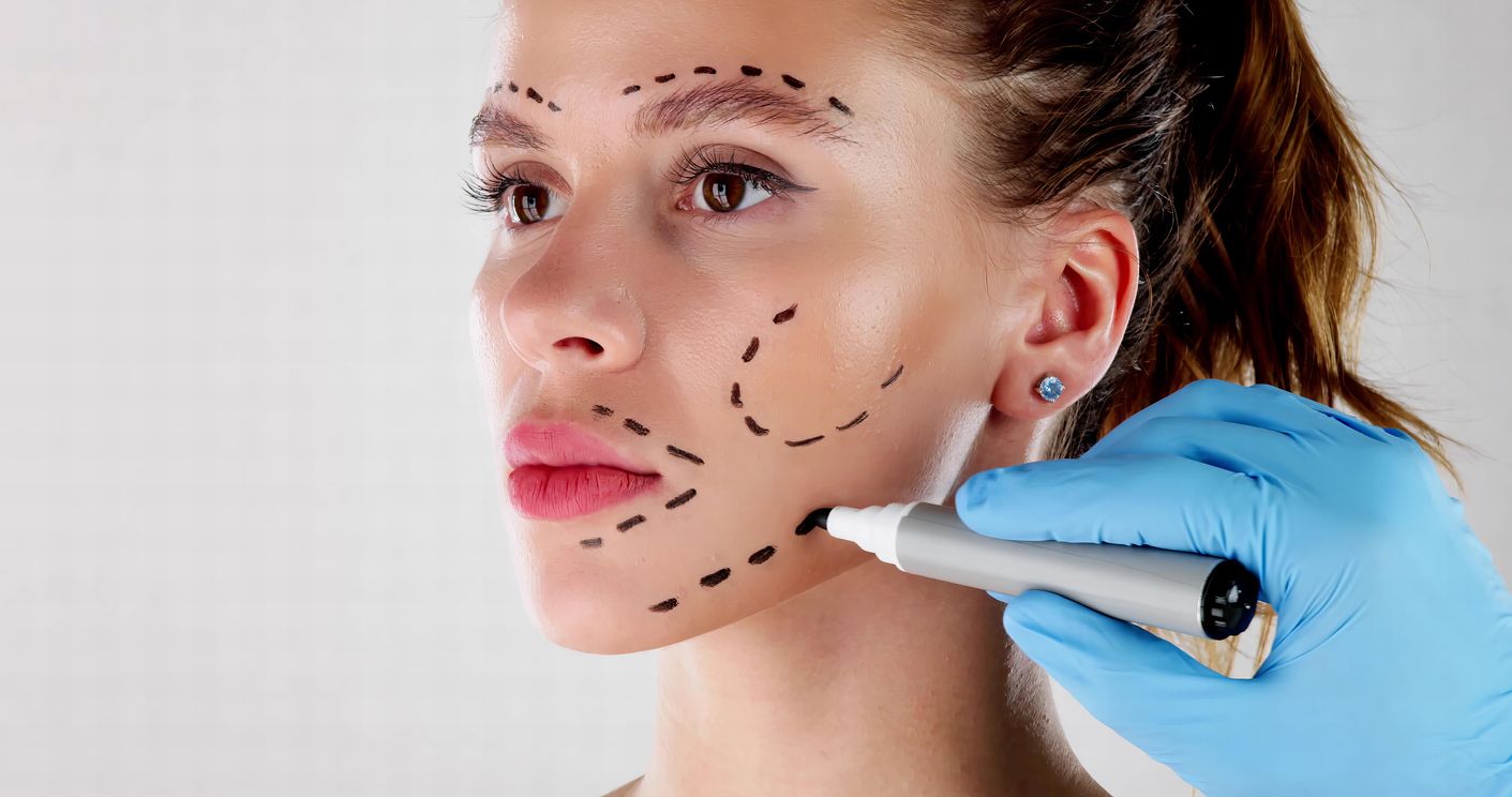 كيف يمكن للجراحة التجميلية أن تساعد على تحسين إيجابية الجسم؟