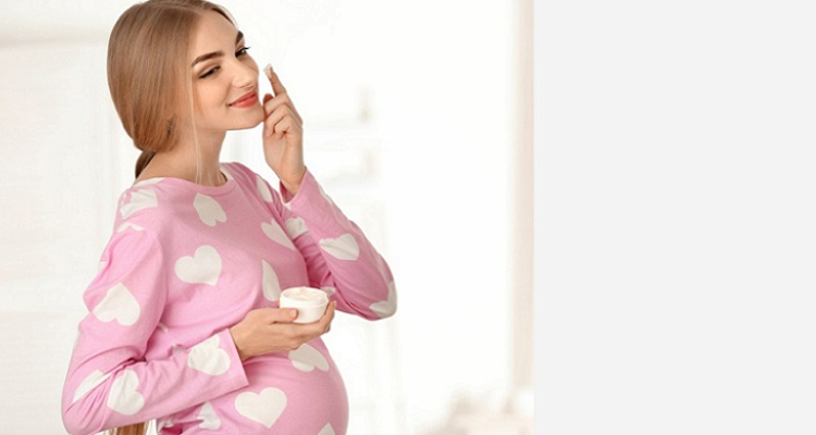 إليكِ 7 من أكثر منتجات التجميل أماناً خلال فترة الحمل