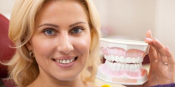 علاج نزول اللثة على الأسنان بسبب التقويم