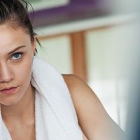 كيفية علاج التعرق الزائد في الوجه