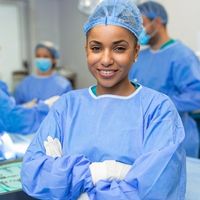 الممارسات الأخلاقية في الجراحة التجميلية: ضمان سلامة المرضى