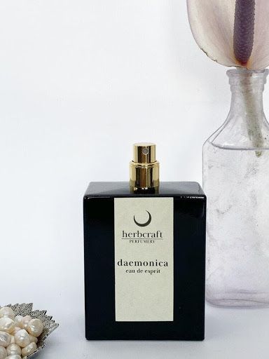 مجموعة عطور Herbcraft Perfumery