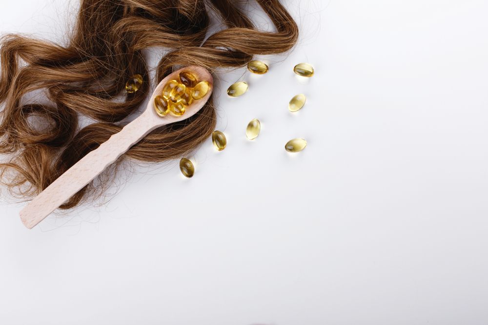 أهم الفيتامينات والمواد الغذائية لتقوية بصيلات الشعر