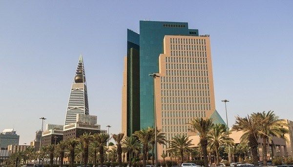 ابر النضارة للوجه في الرياض