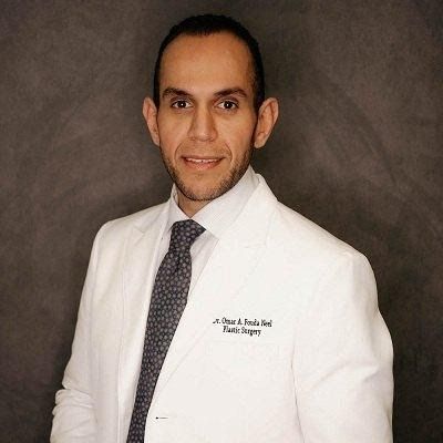 الدكتور عمر علي فودةافضل دكتور شفط دهون في السعودية