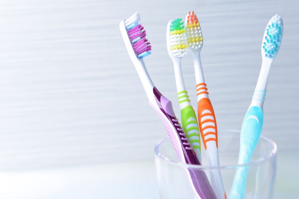 ما هو الوقت الملائم لتبديل فرشاة الأسنان؟