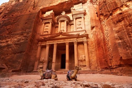 السياحة أثناء شد الوجه في الأردن