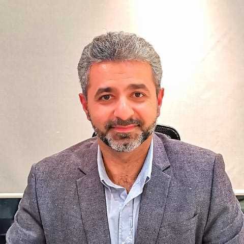 دكتور خالد سالم افضل دكتور زراعة اسنان في الرياض